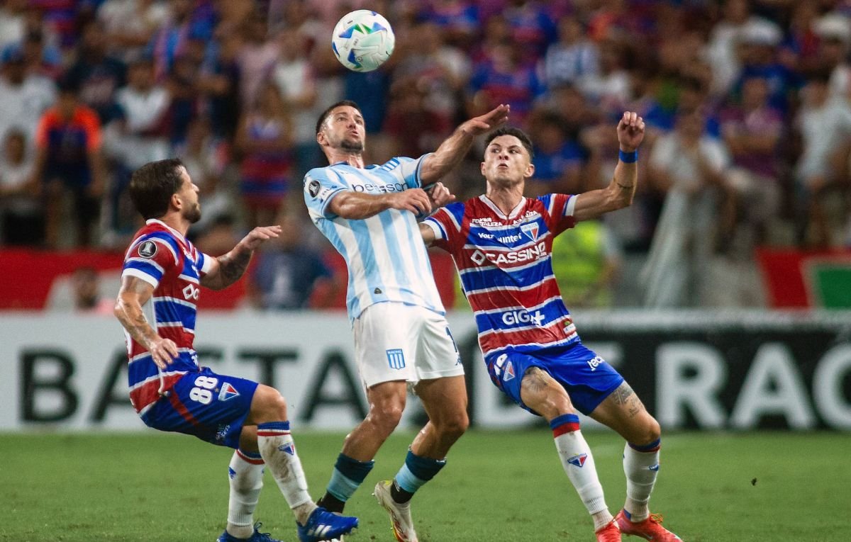 No primeiro turno, Racing venceu Fortaleza por 3 a 0 no Castelão (foto: Thiago Gadelha / AFP)