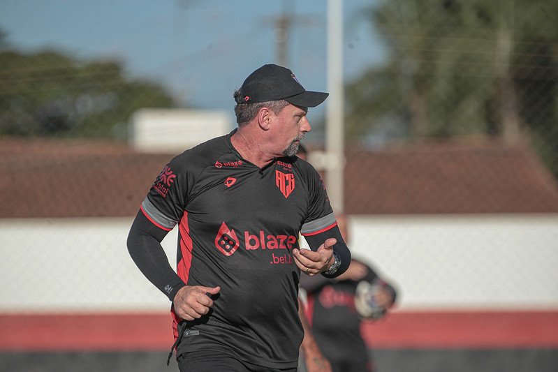 Novo técnico do Atlético-GO (foto: Bruno Corsino/Atlético-GO)
