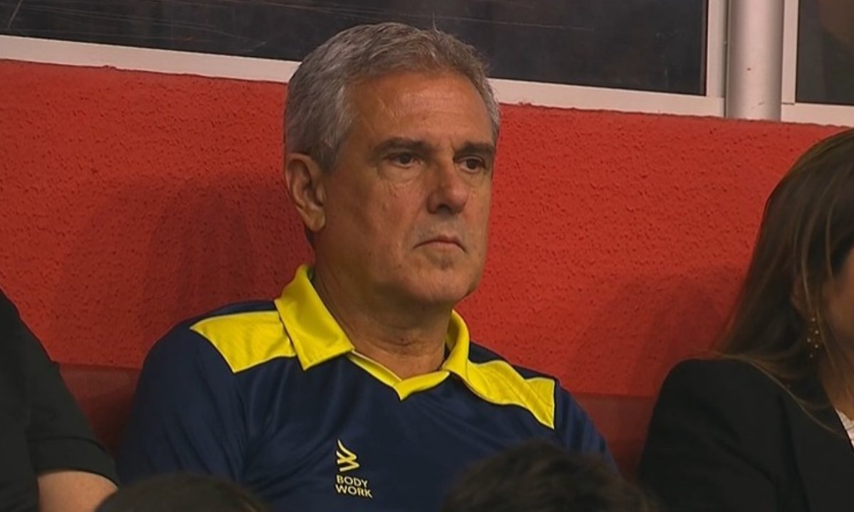 Zé Roberto na final da Superliga Feminina (foto: Reprodução/TV Globo)