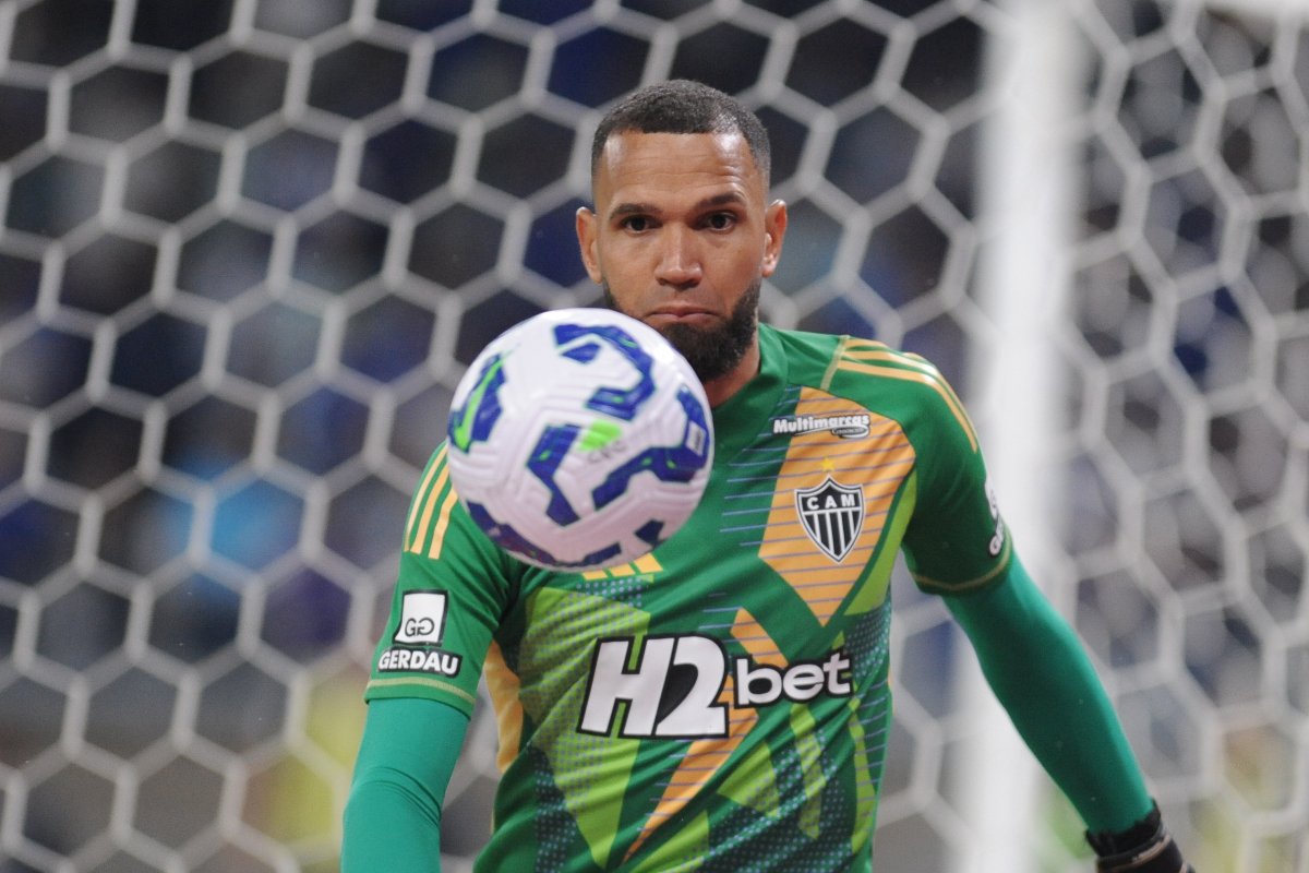Everson, goleiro do Atlético, durante clássico contra o Cruzeiro - (foto: Alexandre Guzanshe/EM/D.A. Press)
