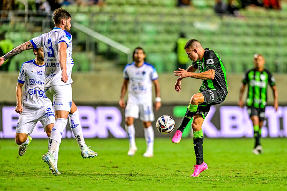 América empatou com o Paysandu (foto: Mourão Panda/América)