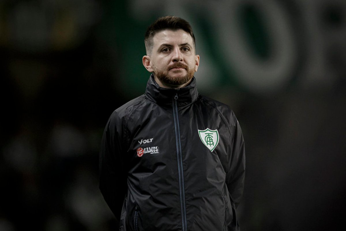 William Batista, técnico do América em jogo da Série B (foto: Matheus Meneses/Neo Photo)