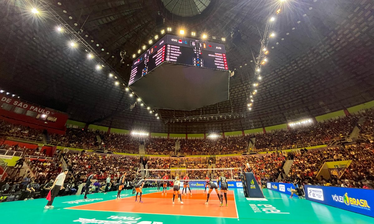 Ginásio do Ibirapuera durante a final entre Osasco e Bauru na final da Superliga Feminina de Vôlei 2024/25 (foto: Pedro Bueno / No Ataque)