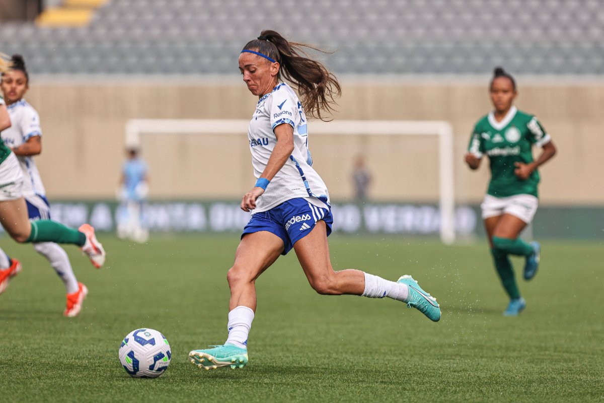 Cruzeiro e Palmeiras em jogo pelo Brasileiro Feminino (foto: Rebeca Reis / CBF)