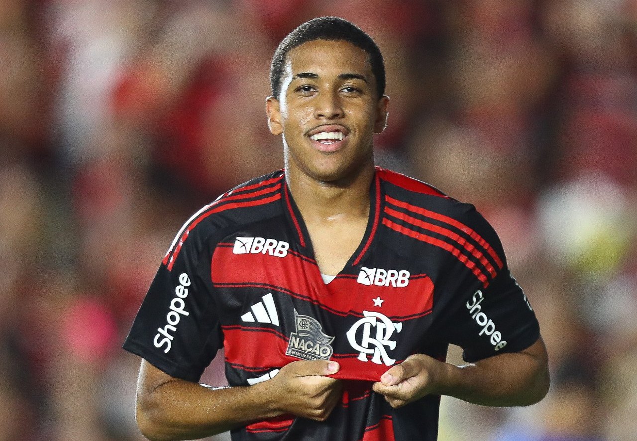 Joshua comemora gol do Flamengo na vitória sobre o Botafogo-PB (foto: Gilvan de Souza/CRF)