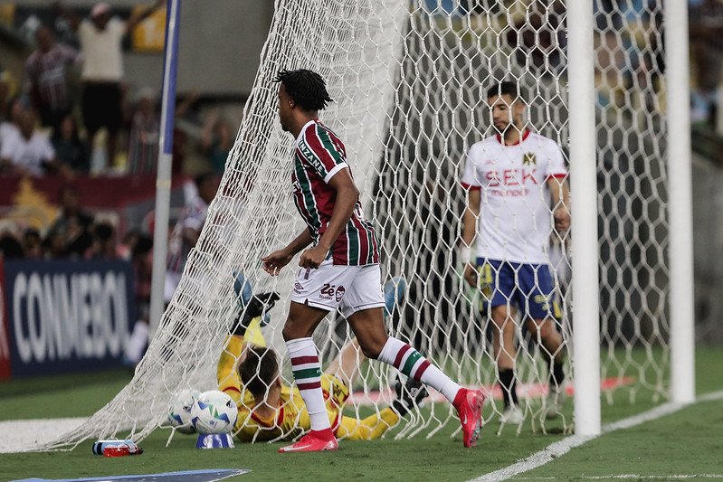 Keno comemora gol do Fluminense contra o Unión Española (foto: Lucas Merçon/Fluminense)