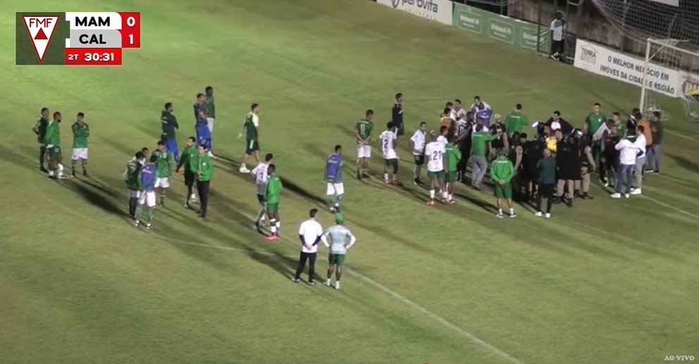 Jogo entre Mamoré e Caldense (foto: Reprodução/FMF/YouTube)