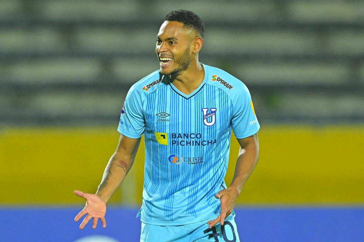 Ismael Díaz comemora gol em partida da Sul-Americana (foto: Rodrigo BUENDIA / AFP)