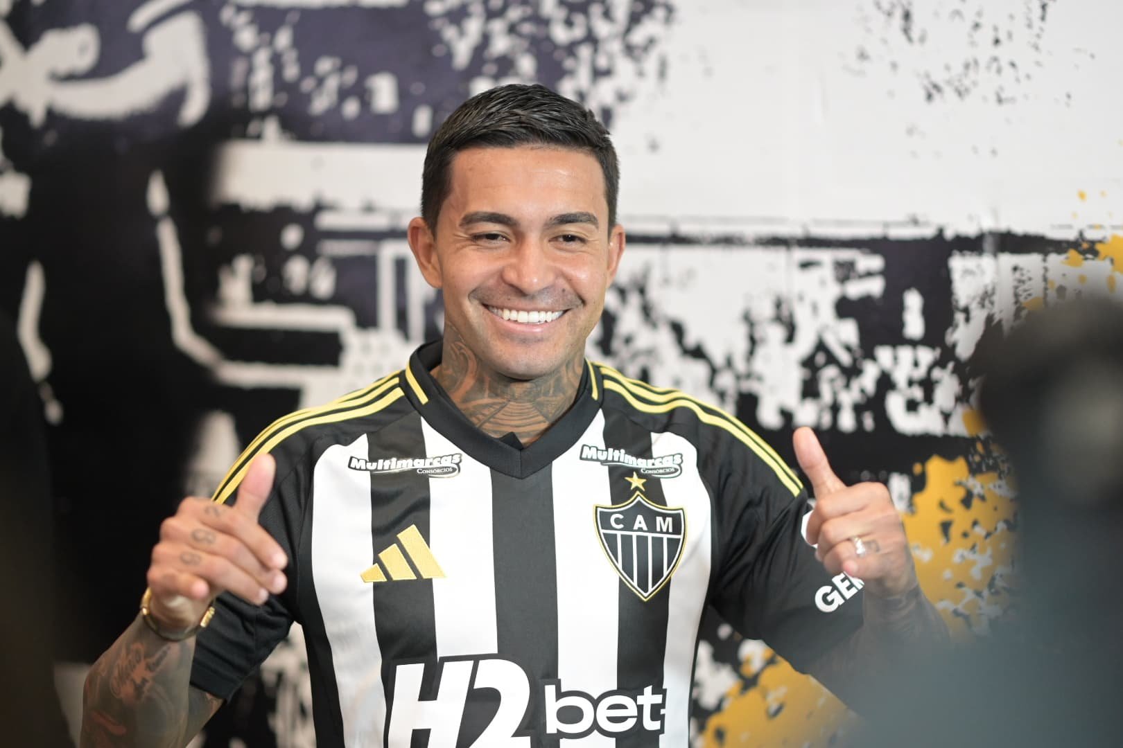 Dudu com a camisa do Atlético - (foto: Leandro Couri/EM/D.A. Press)