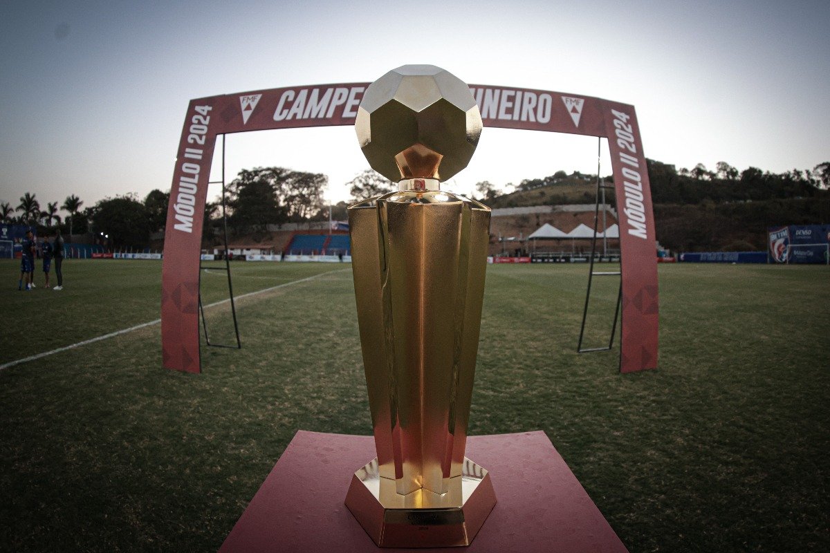 Troféu do Módulo 2 do Campeonato Mineiro (foto: Cris Mattos / FMF - 31/07/2024)