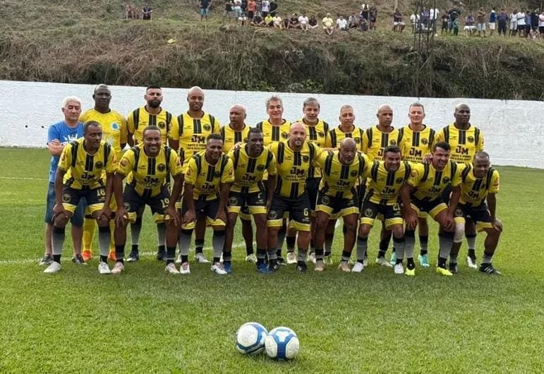 Falso 9 joga ao lado de ídolos de Cruzeiro e Atlético - (foto: Falso9_oficial)