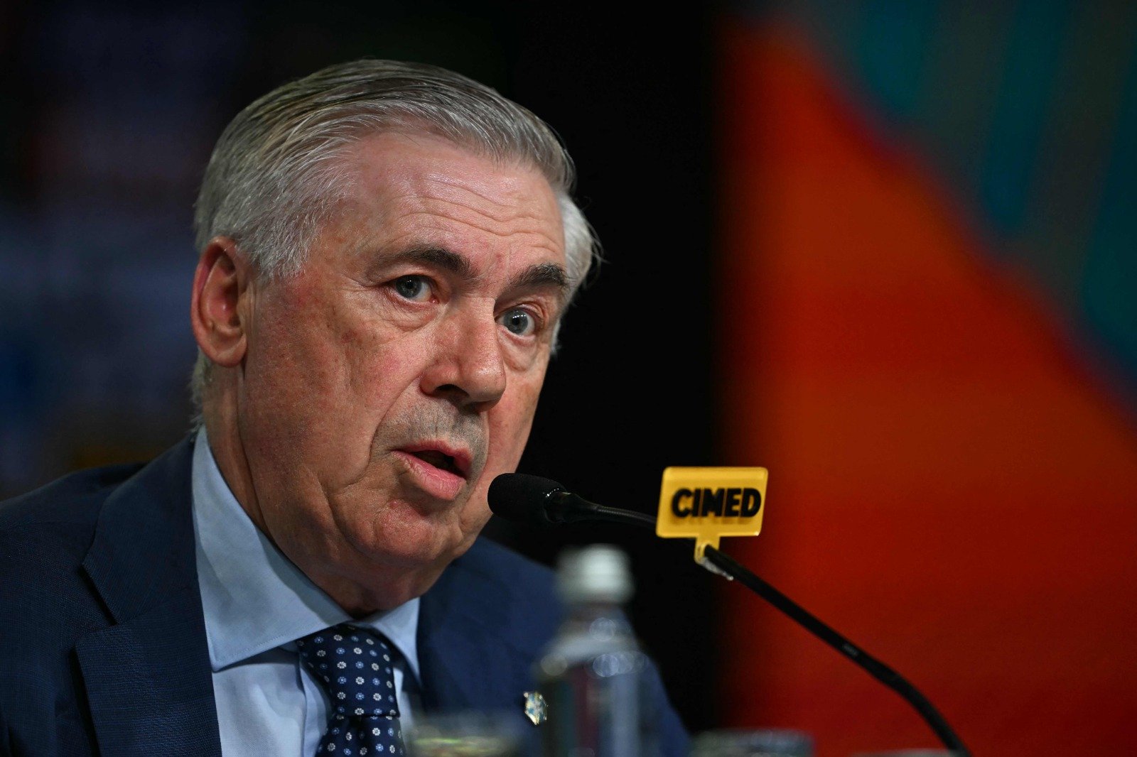Carlo Ancelotti durante apresentação na Seleção Brasileira (foto: Mauro Pimentel/AFP)