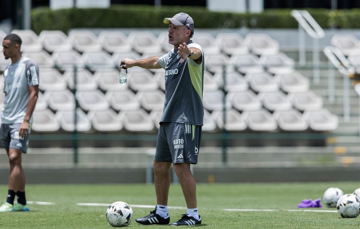 Gabriel Milito em treino pelo Atlético (foto: Pedro Souza / Atlético)
