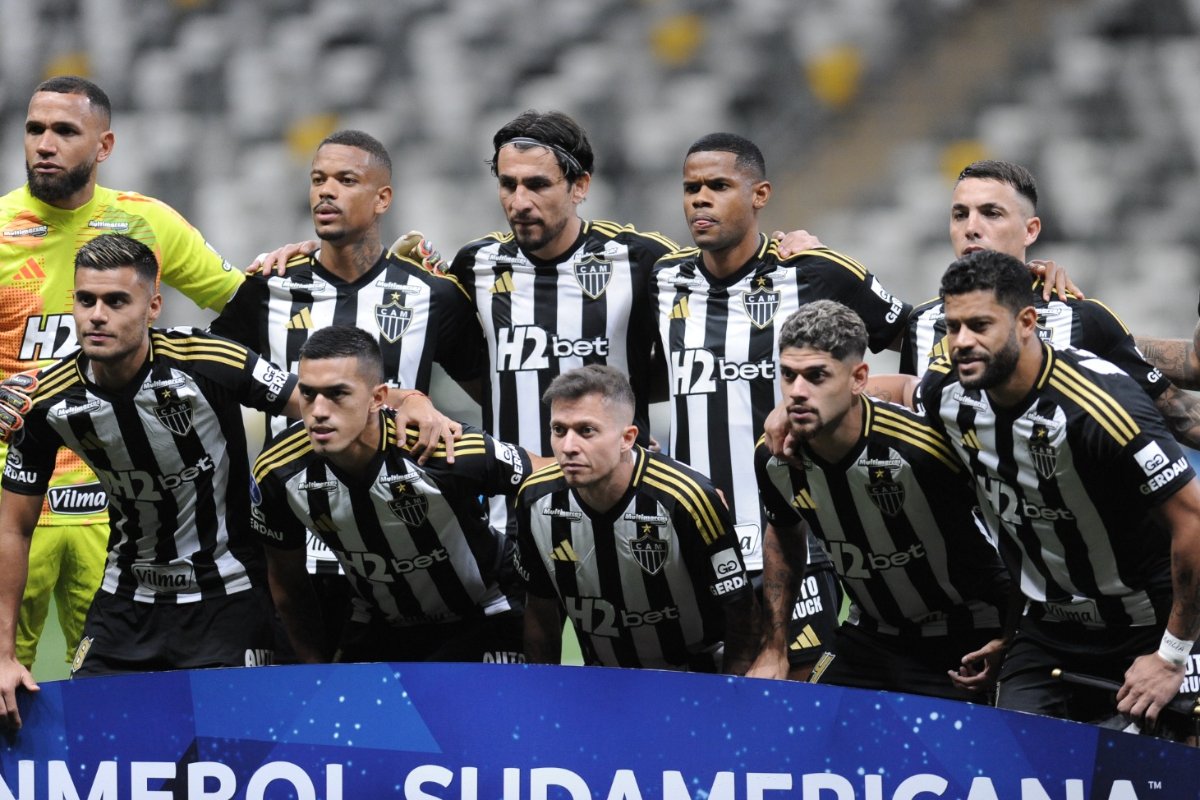 Jogadores do Atlético antes de jogo da Sul-Americana na Arena MRV (foto: Alexandre Guzanshe/EM/DA.Press)