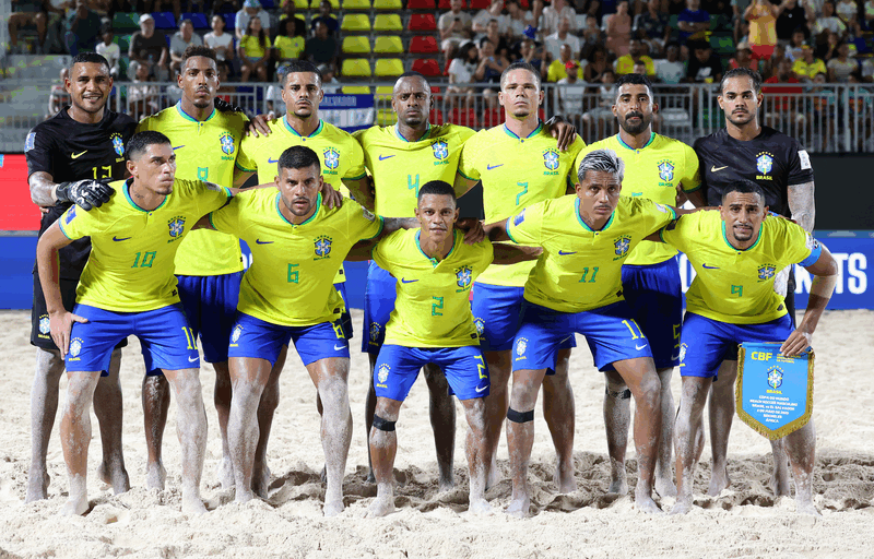 Time do Brasil de futebol de areia (foto: CBSB/Divulgação)