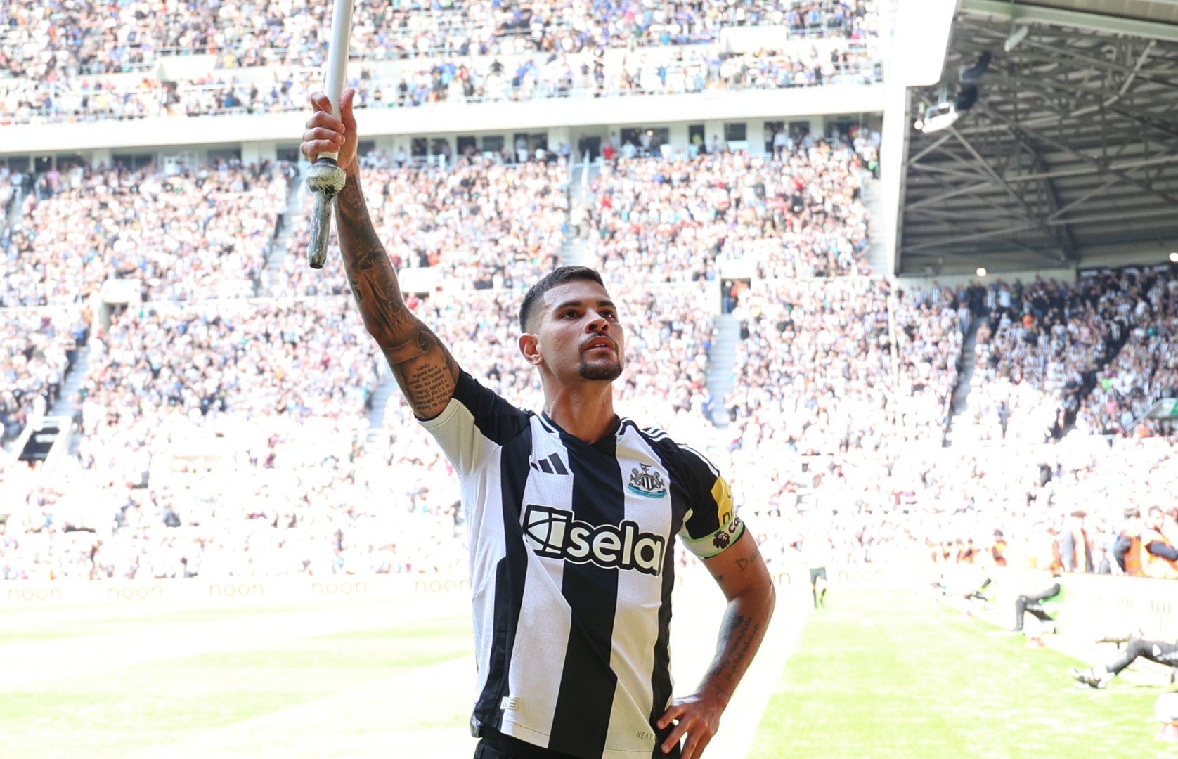 Bruno Guimarães comemorando gol pelo Newcastle (foto: Newcastle/Divulgação)
