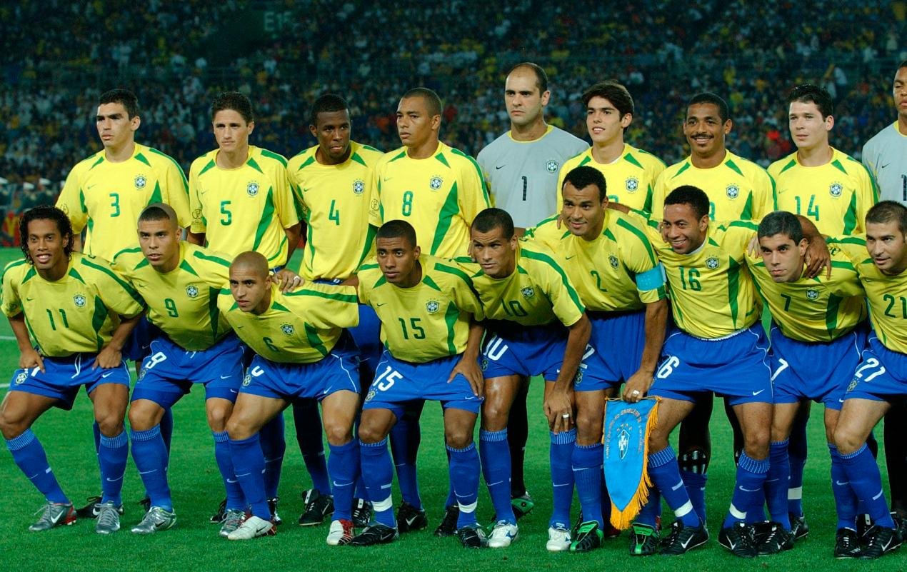 Elenco da Seleção Brasileira na Copa do Mundo de 2002 (foto: AP Photo/Luca Bruno)
