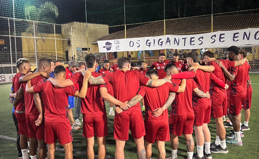 Jogadores do Cienciano na Arena BVB Pampulha, em Belo Horizonte - (foto: Divulgação/X/Cienciano)