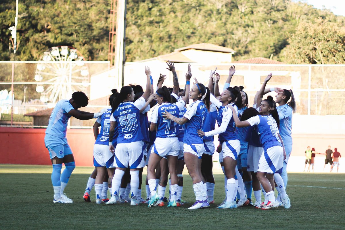 Jogadoras do Cruzeiro reunidas (foto: Gustavo Martins/Cruzeiro)