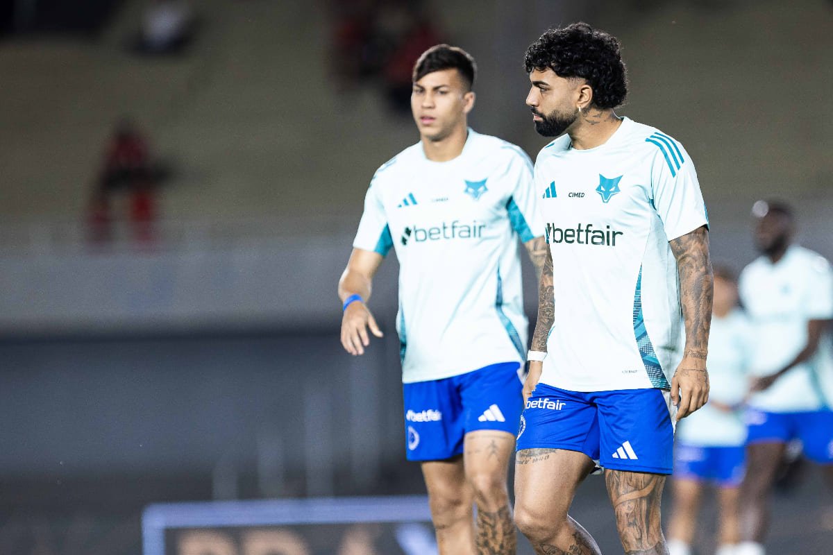 Matheus Pereira, Gabi e Kaio Jorge formaram o trio ofensivo do Cruzeiro na vitória por 3 a 0 sobre o Vila Nova (foto: Heber Gomes)