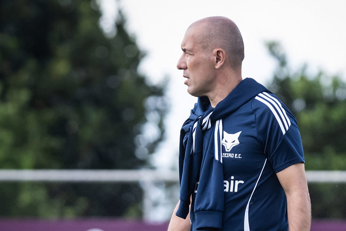 Leonardo Jardim, técnico do Cruzeiro, em treinamento (foto: Gustavo Aleixo/Cruzeiro)