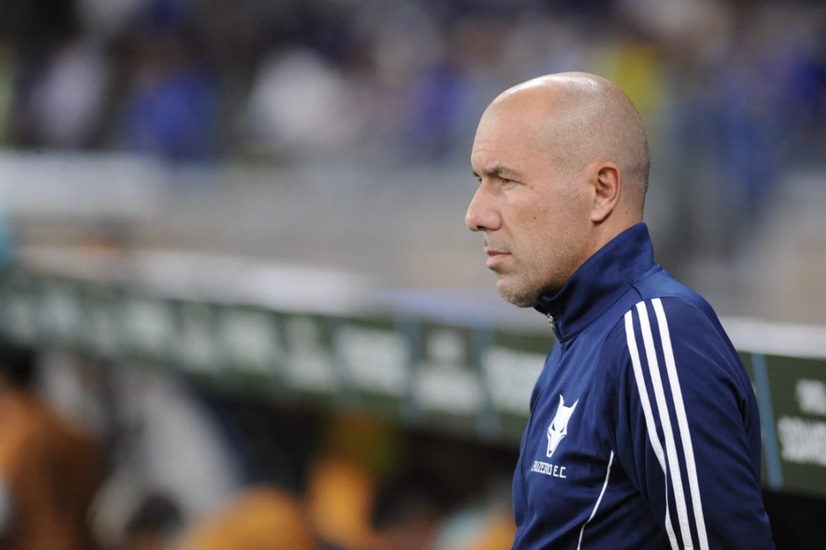 Leonardo Jardim, técnico do Cruzeiro, no Mineirão (foto: Alexandre Guzanshe/EM/DA Press)