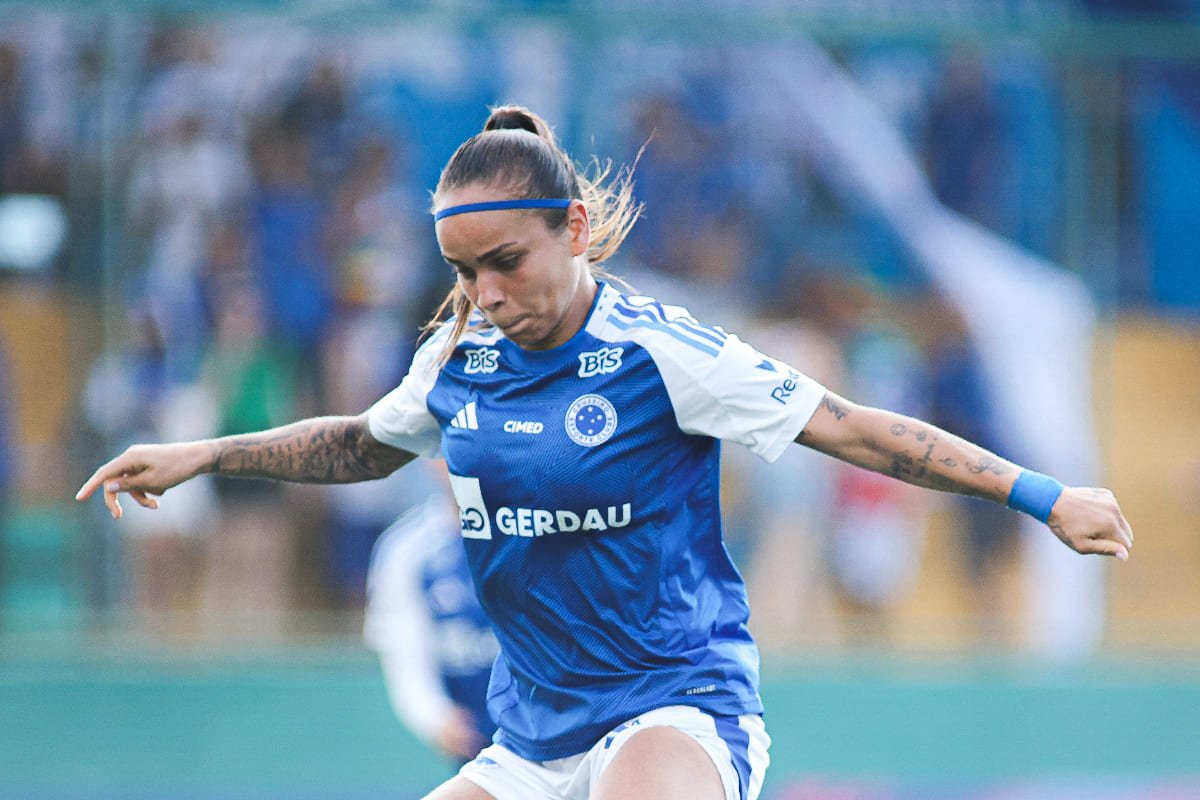 Letícia Ferreira, atacante do Cruzeiro, em campo (foto: Gustavo Martins/Cruzeiro)