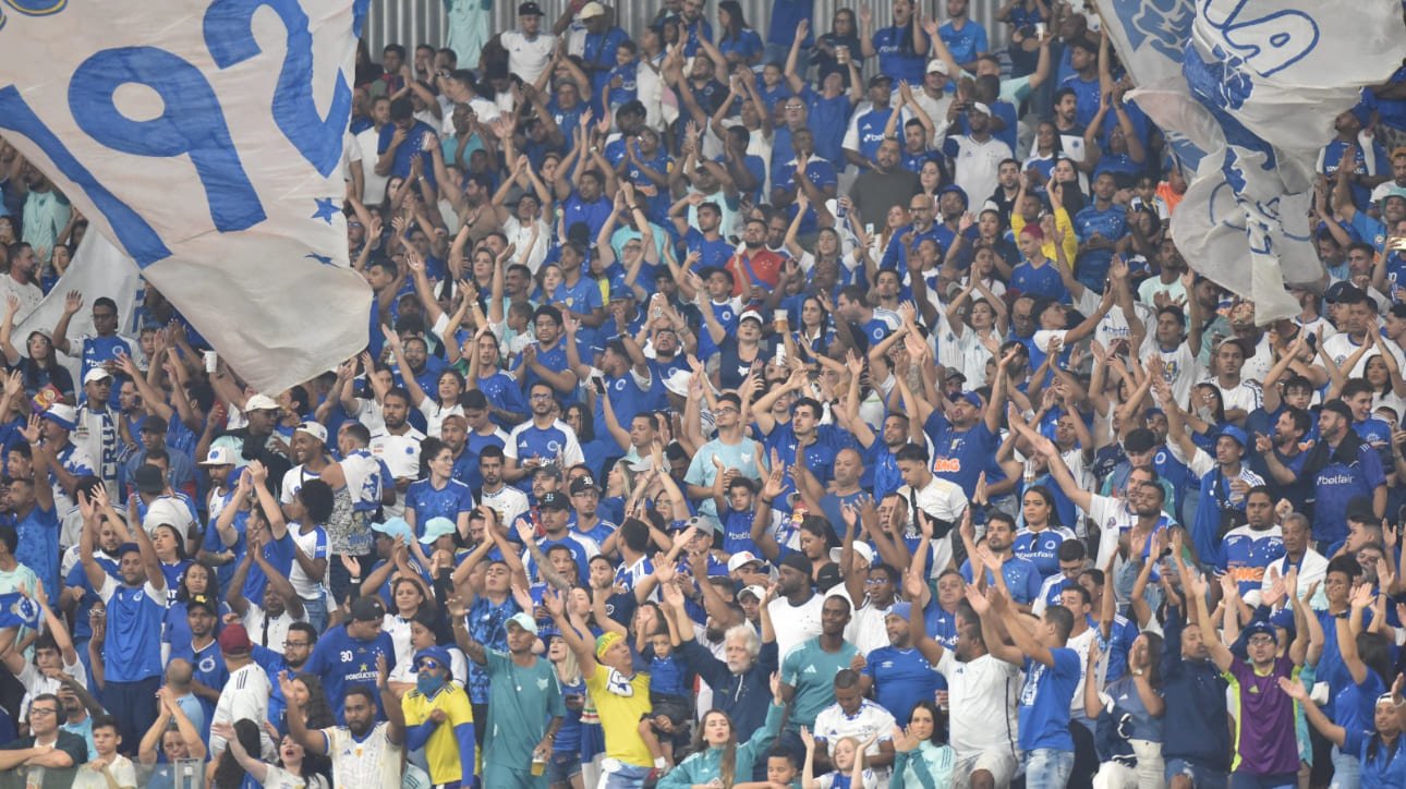 Torcida do Cruzeiro no Mineirão para jogo com Flamengo, pela sétima rodada do Brasileiro (foto: Ramon Lisboa/EM/D.A Press)