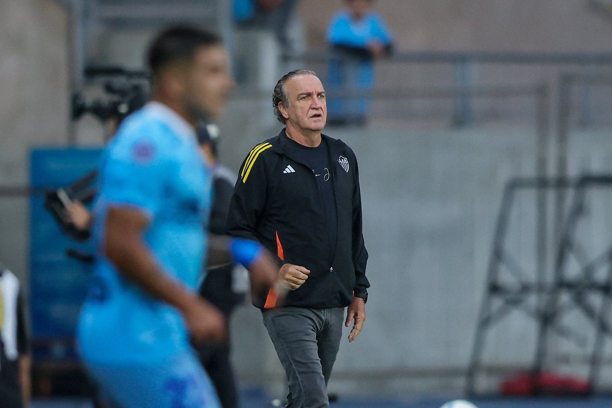 Cuca, técnico do Atlético, em ação contra o Deportes Iquique-CHI, pela Sul-Americana (foto: Pedro Souza/Atlético)