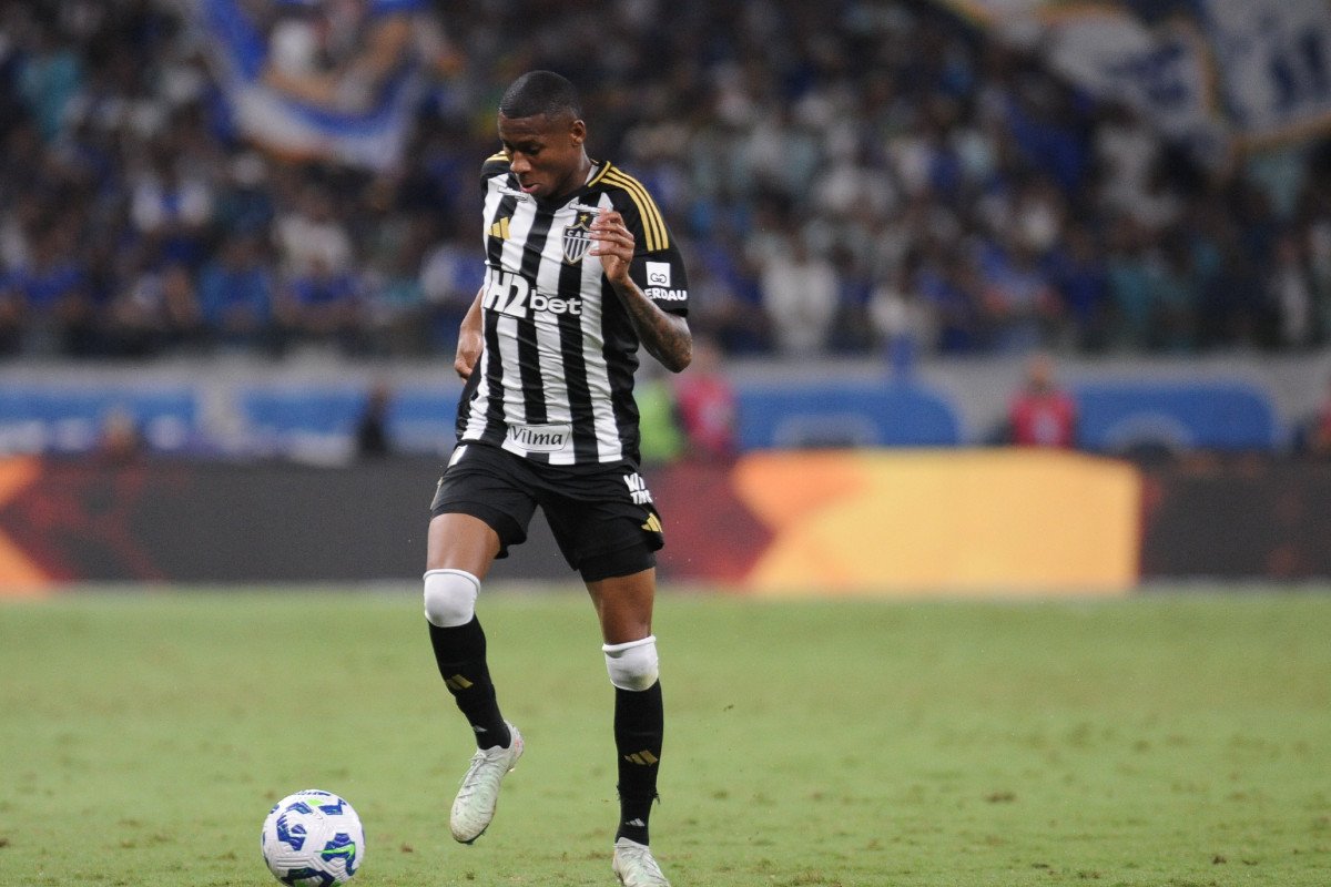 Patrick, volante do Atlético, no clássico contra o Cruzeiro (foto: Alexandre Guzanshe/EM/D.A. Press)