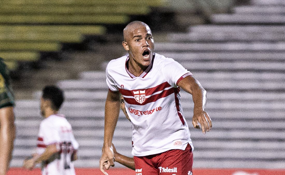 Fabrício, centroavante do CRB, foi emprestado ao Atlético (foto: Divulgação/CRB)