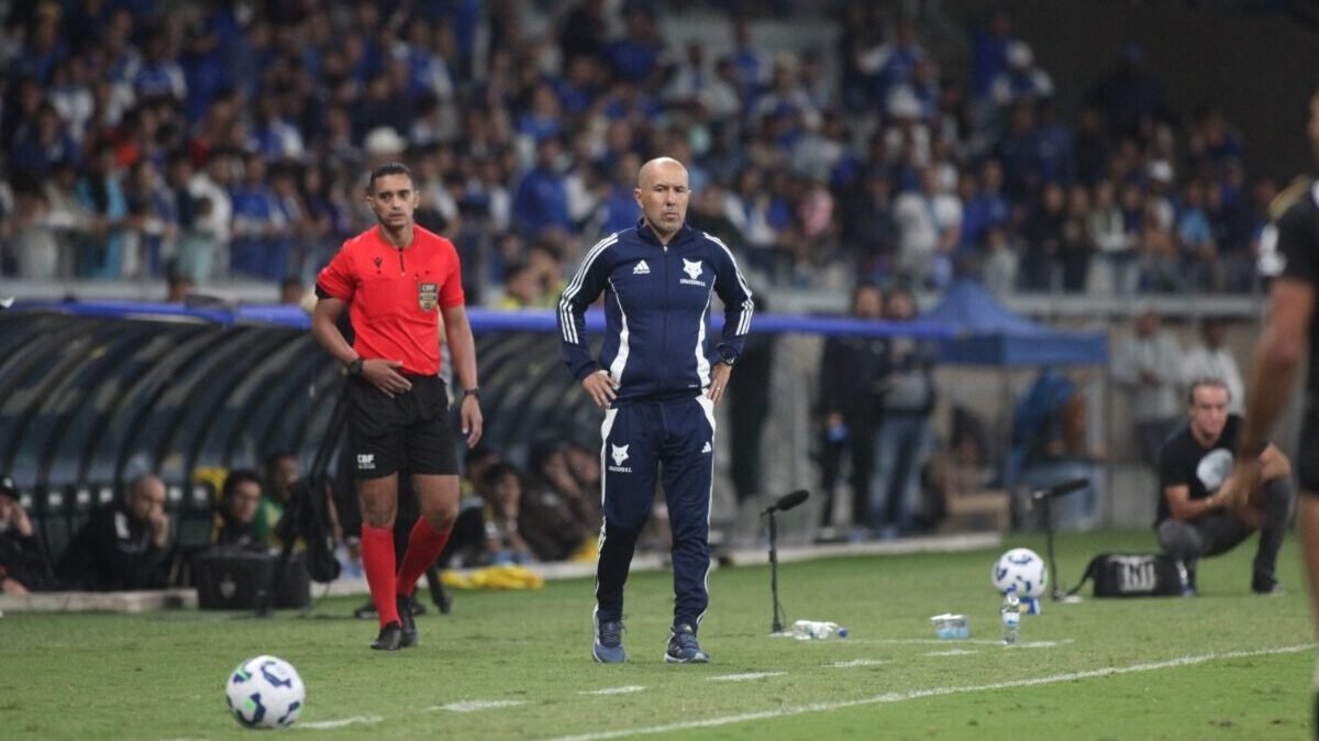 Leonardo Jardim durante Cruzeiro x Atlético, pelo Brasileiro (foto: Edesio Ferreira/EM/D.A Press)