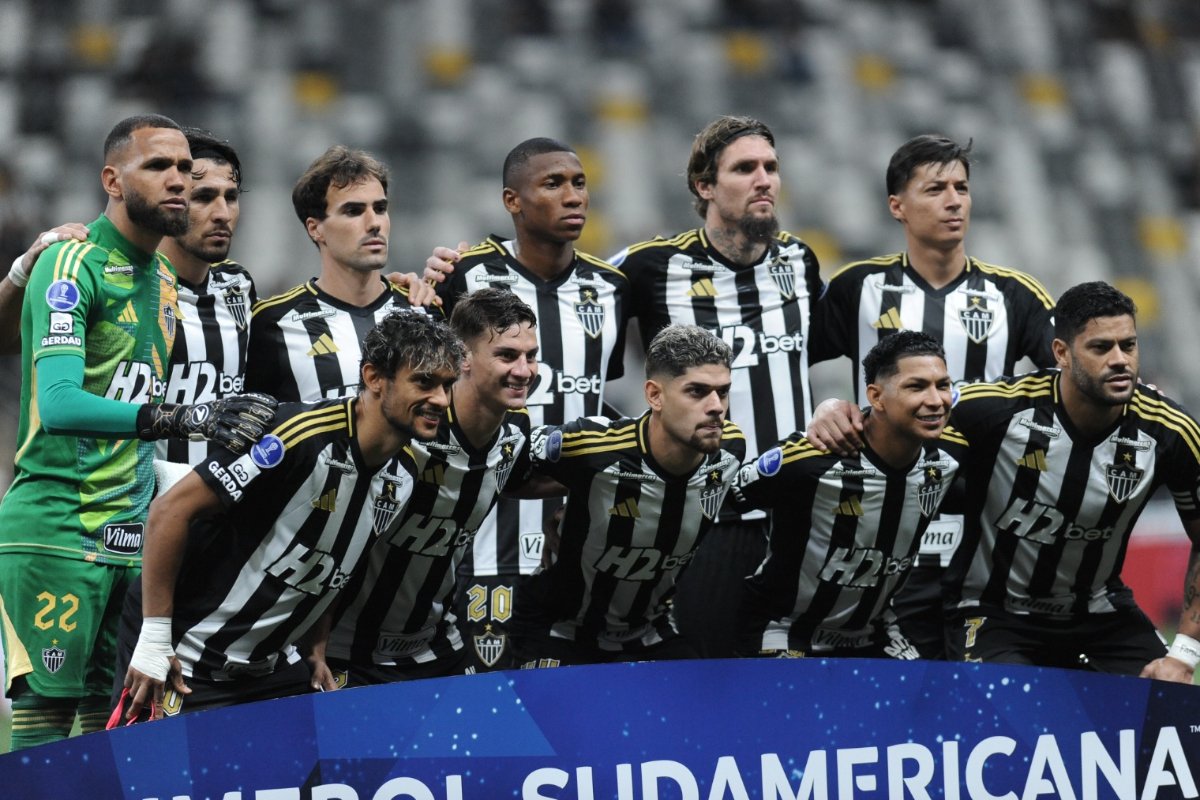 Jogadores do Atlético antes de jogo pela Sul-Americana (foto: Alexandre Guzanshe/EM/DA.Press)