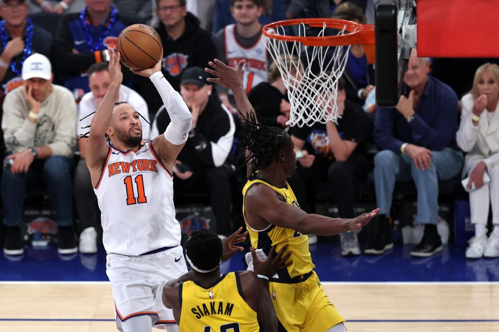 Lance no jogo 1 entre Knicks e Pacers (foto: Sarah Stier/AFP)