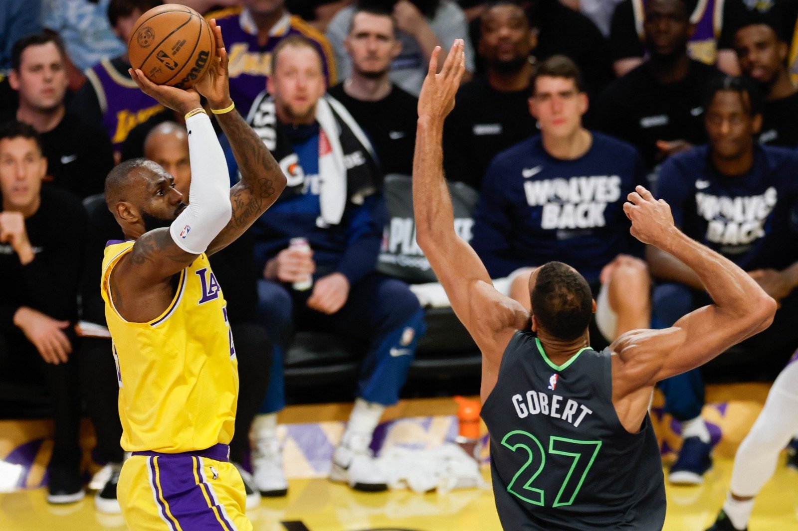 LeBron James durante jogo dos Lakers na NBA (foto: Harry How/AFP)