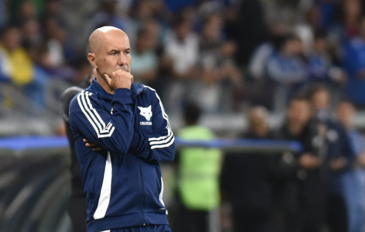 Leonardo Jardim, técnico do Cruzeiro, no Mineirão (foto: Ramon Lisboa/EM/D.A Press)
