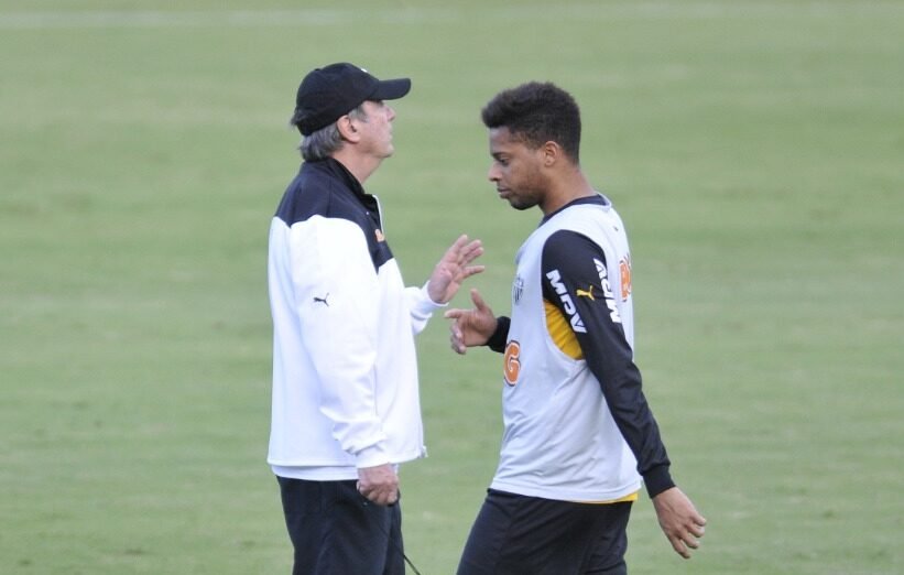 Levir Culpi (esq.) e André (dir.) em treino do Atlético em 2014 (foto: Juarez Rodrigues/EM/D.A Press)
