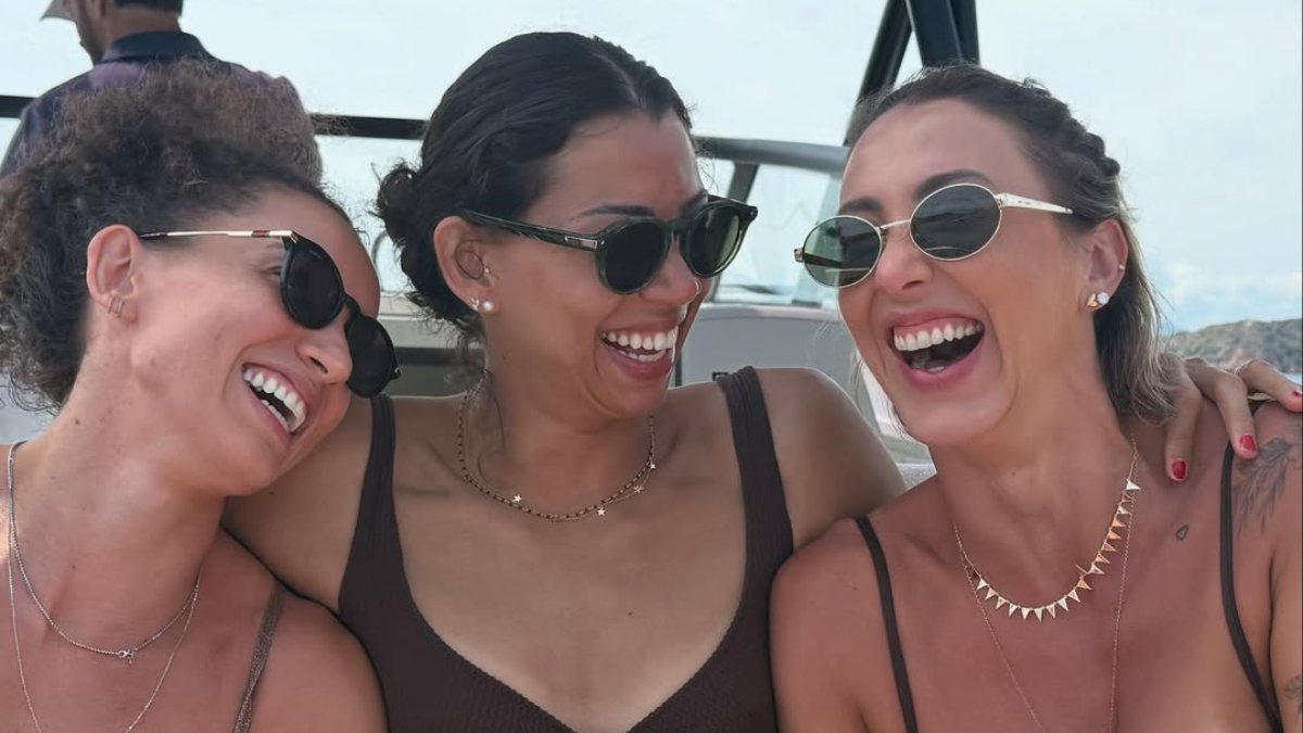 Gabi Guimarães, Carolana e Pri Daroit posam juntas na Costa Amalfitana (foto: Reprodução/Instagram)