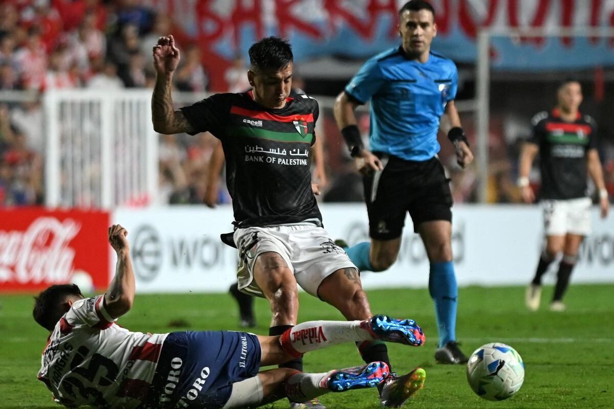 Palestino venceu Unión de virada na Sul-Americana (foto: Jose ALMEIDA / AFP)