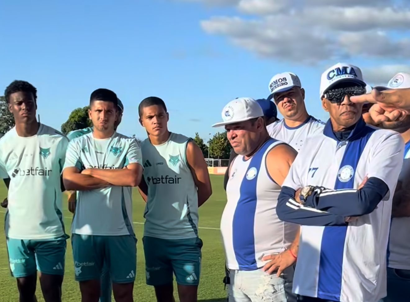 Trecho de vídeo compartilhado pela Máfia Azul nas redes sociais (foto: Redes sociais Máfia Azul/Reprodução)