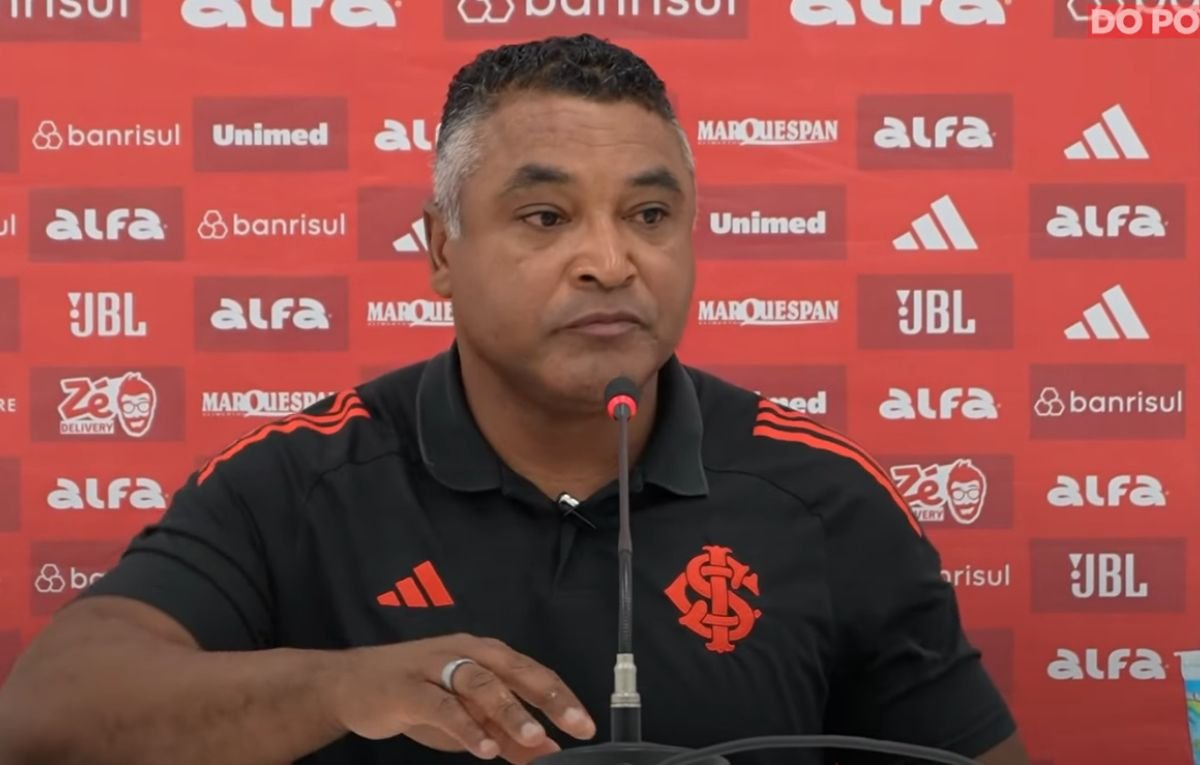 Roger Machado em coletiva pelo Internacional (foto: Reprodução/Internacional)