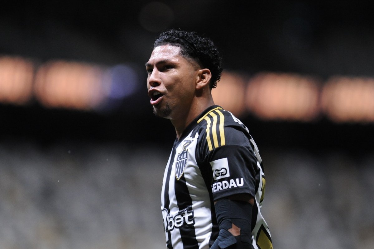 Rony comemora gol pelo Atlético contra o Caracas - (foto: Alexandre Guzanshe/EM/DA.Press)