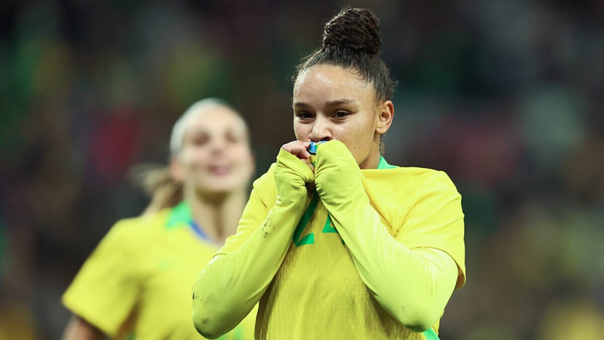 Dudinha comemora primeiro gol pela Seleção (foto: Livia Villas Boas/CBF)