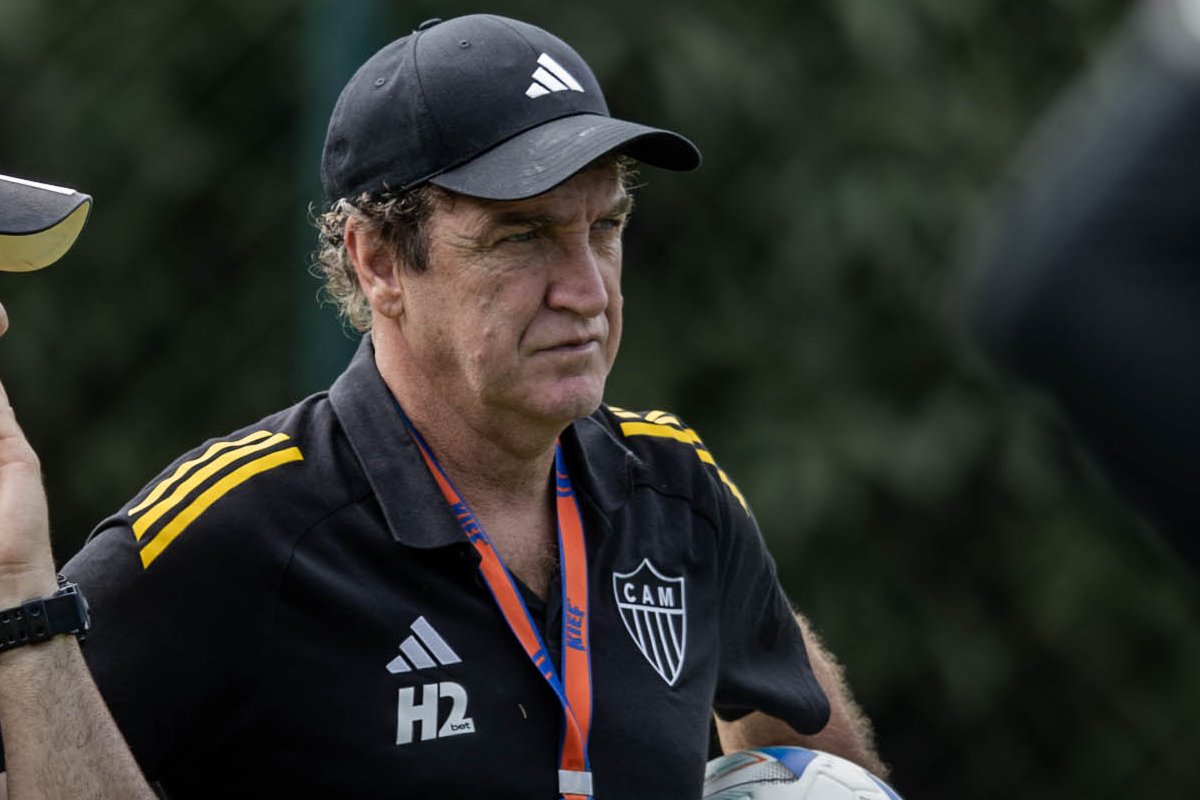 Cuca durante treino do Atlético na Cidade do Galo (foto: Pedro Souza/Atlético)