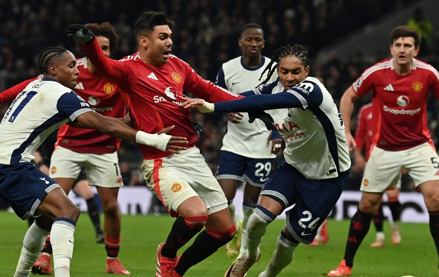 Lance de Manchester United x Tottenham (foto: Glyn Kirk/AFP)