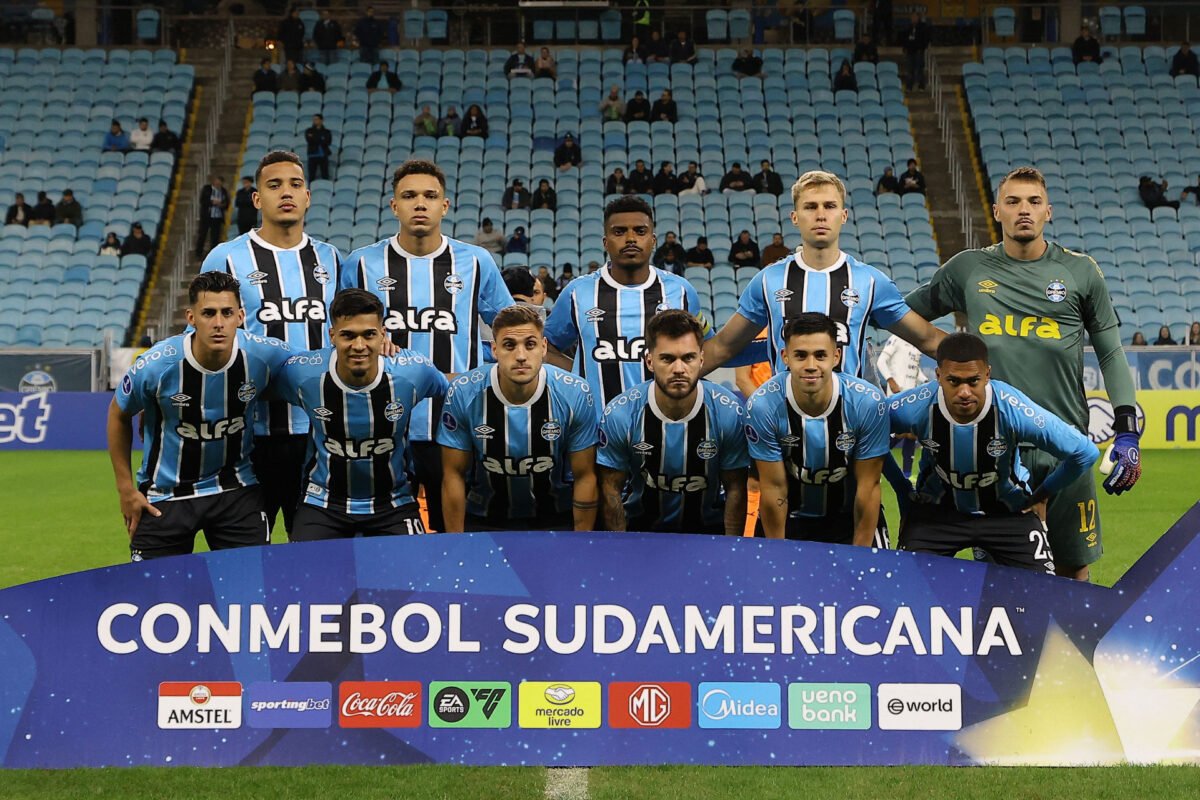 Grêmio está nos playoffs da Sul-Americana (foto: SILVIO AVILA / AFP)