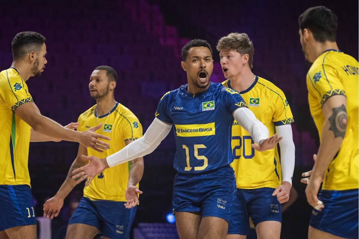 Brasil comemora ponto contra China na VNL Masculina (foto: Divulgação/FIVB)