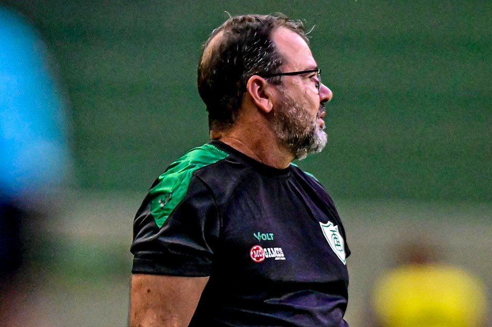 Técnico Enderson Moreira (foto: Mourão Panda / América)
