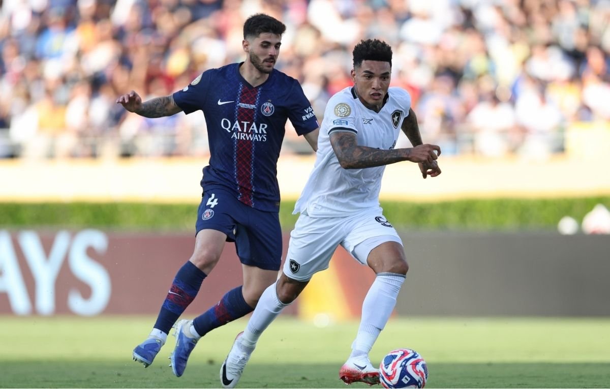 Os brasileiros Beraldo, do PSG, e Igor Jesus, do Botafogo (foto: Vitor Silva/Botafogo)