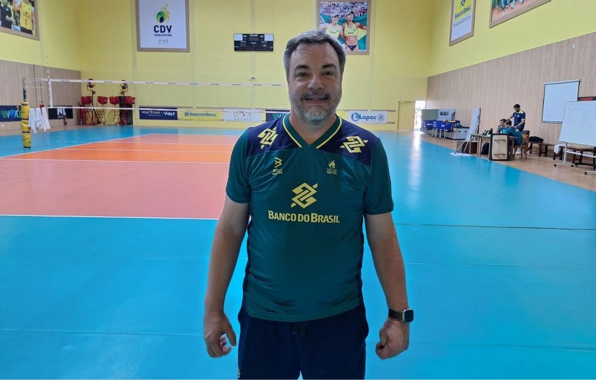 Magoo, técnico da Seleção Sub-26 e do Praia Clube, vai comandar o Brasil na Copa América (foto: Divulgação/CBV)